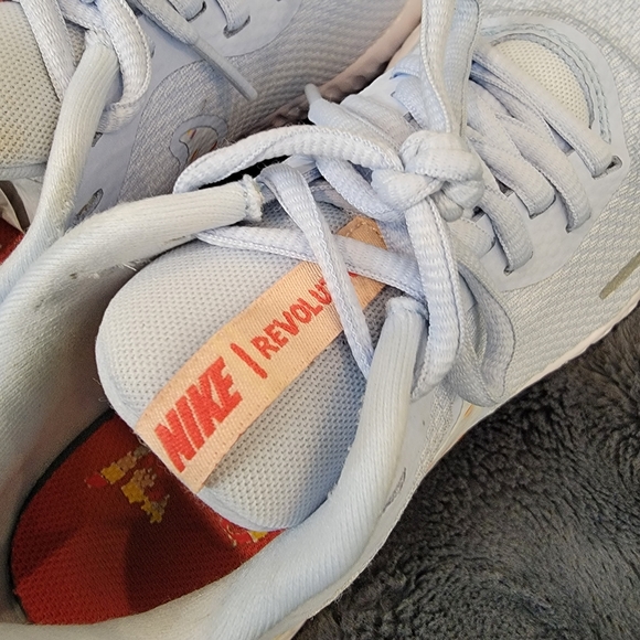 Nike the Women's Revolution 5 Running Shoes - Picture 12 of 14